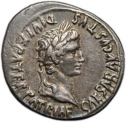 фото для Монета Денарий 2 г. до н.э. - 4 Октавиан Август Гай и Луций Цезарь Римская Империя Аверс