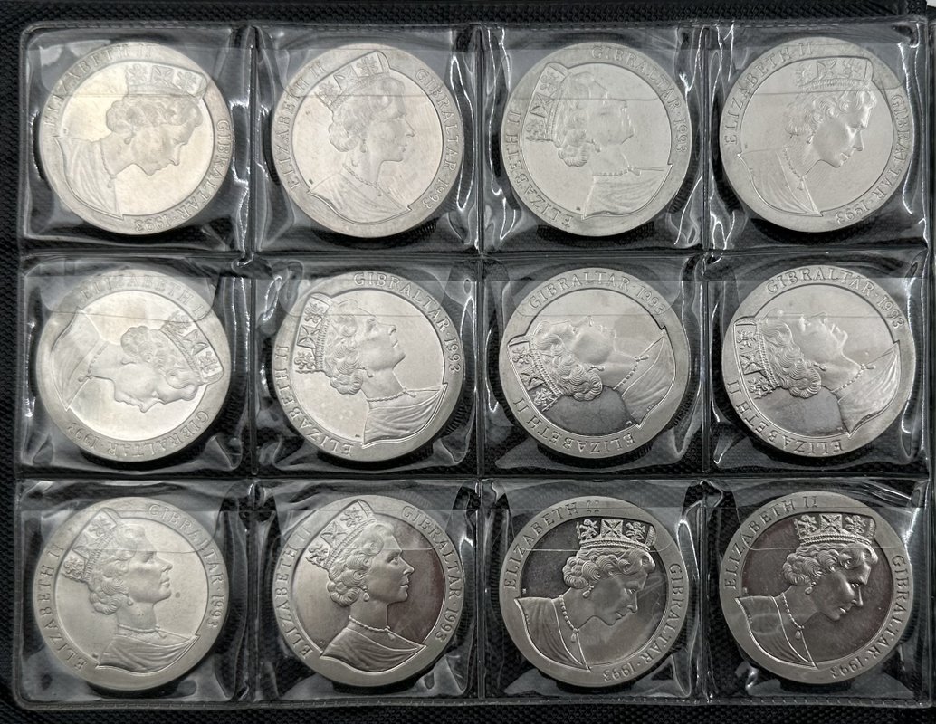 Подборка монет 25 пенсов, 1 крона, доллар 1977-2008 Гибралтар, Остров Мэн, Тристан-да-Кунья, Джерси, Гернси, Бермуды 41 штука