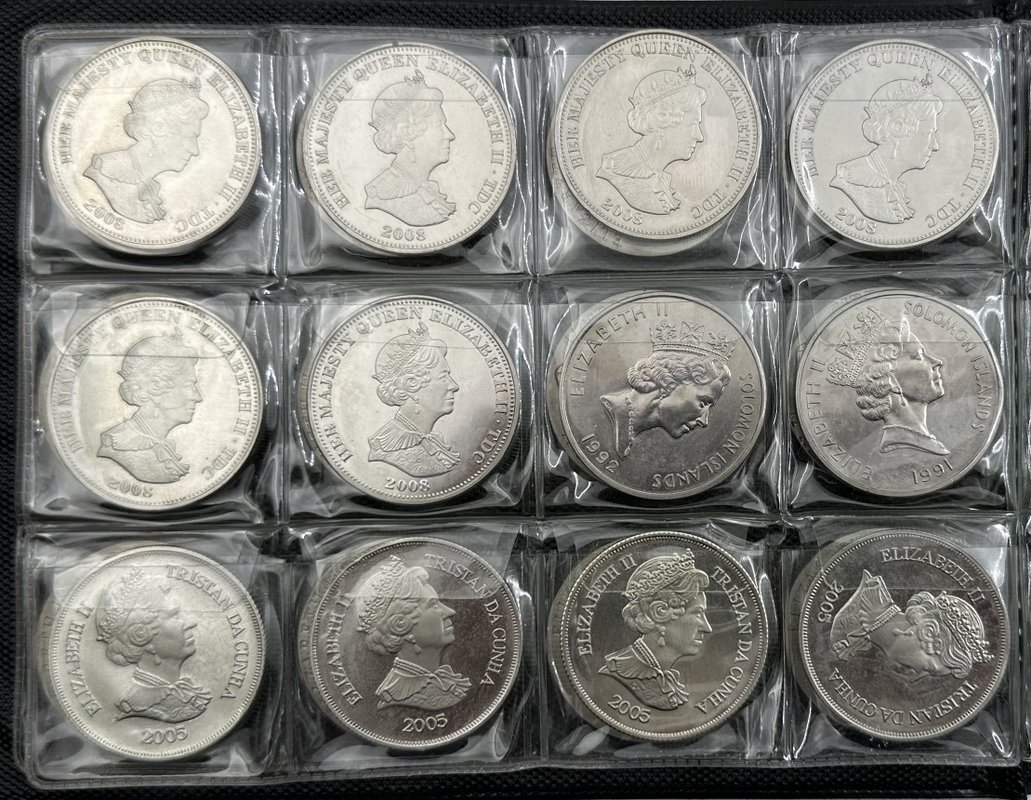Подборка монет 25 пенсов, 1 крона, доллар 1977-2008 Гибралтар, Остров Мэн, Тристан-да-Кунья, Джерси, Гернси, Бермуды 41 штука