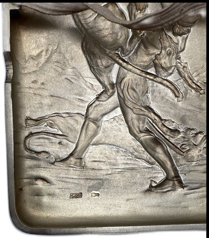 Серебряный портсигар Витязь в тигровой шкуре серебро 875 пробы клеймо ДМЮБ 175 грамм