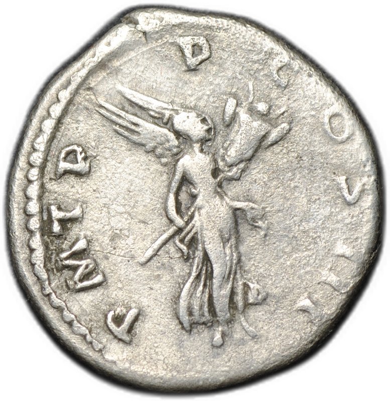 Монета Денарий 120-121 Траян Виктория с трофеями вправо Римская Империя