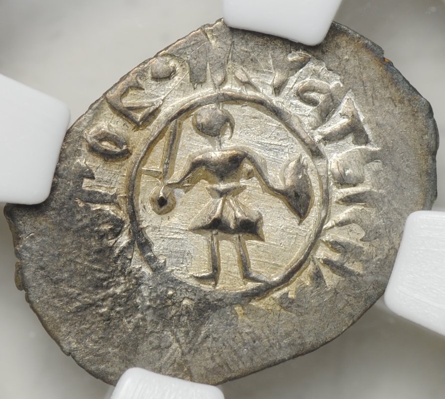 Монета Денга 1461-1470 Михаил Борисович Воин с мечом и шаром Тверское княжество слаб ННР MS 61