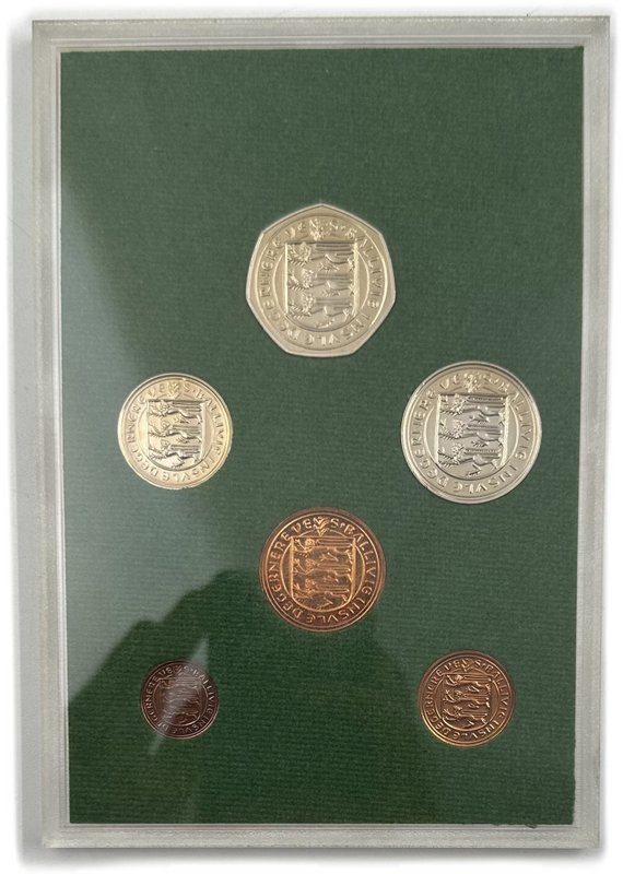 Годовой набор 1/2, 1 пенни, 2, 5, 10, 50 пенсов 1979 Гернси 6 монет