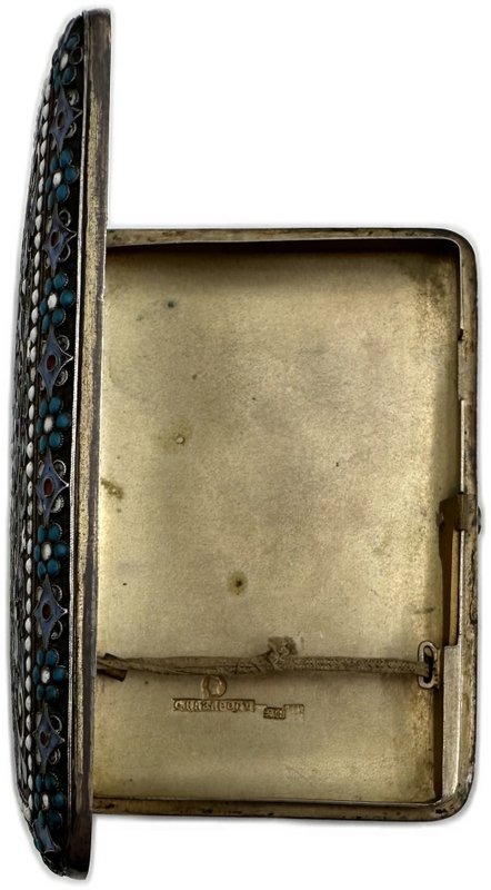 Серебряный портсигар с растительным орнаментом и 5-ю эмалями серебро 84 пробы клеймо С. Назаров 155 грамм