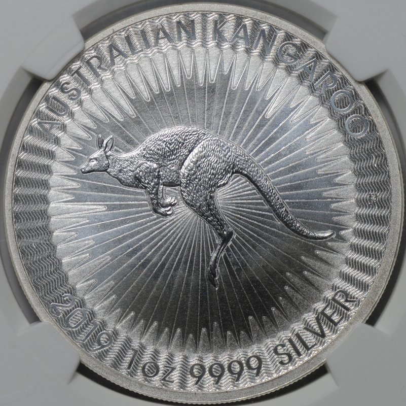 Монета 1 доллар 2019 Австралийский кенгуру Австралия слаб NGC MS 68