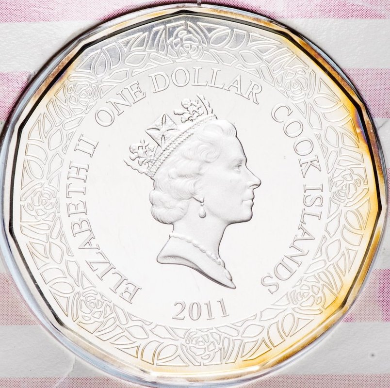 Монета 1 доллар 2011 Розы Острова Кука